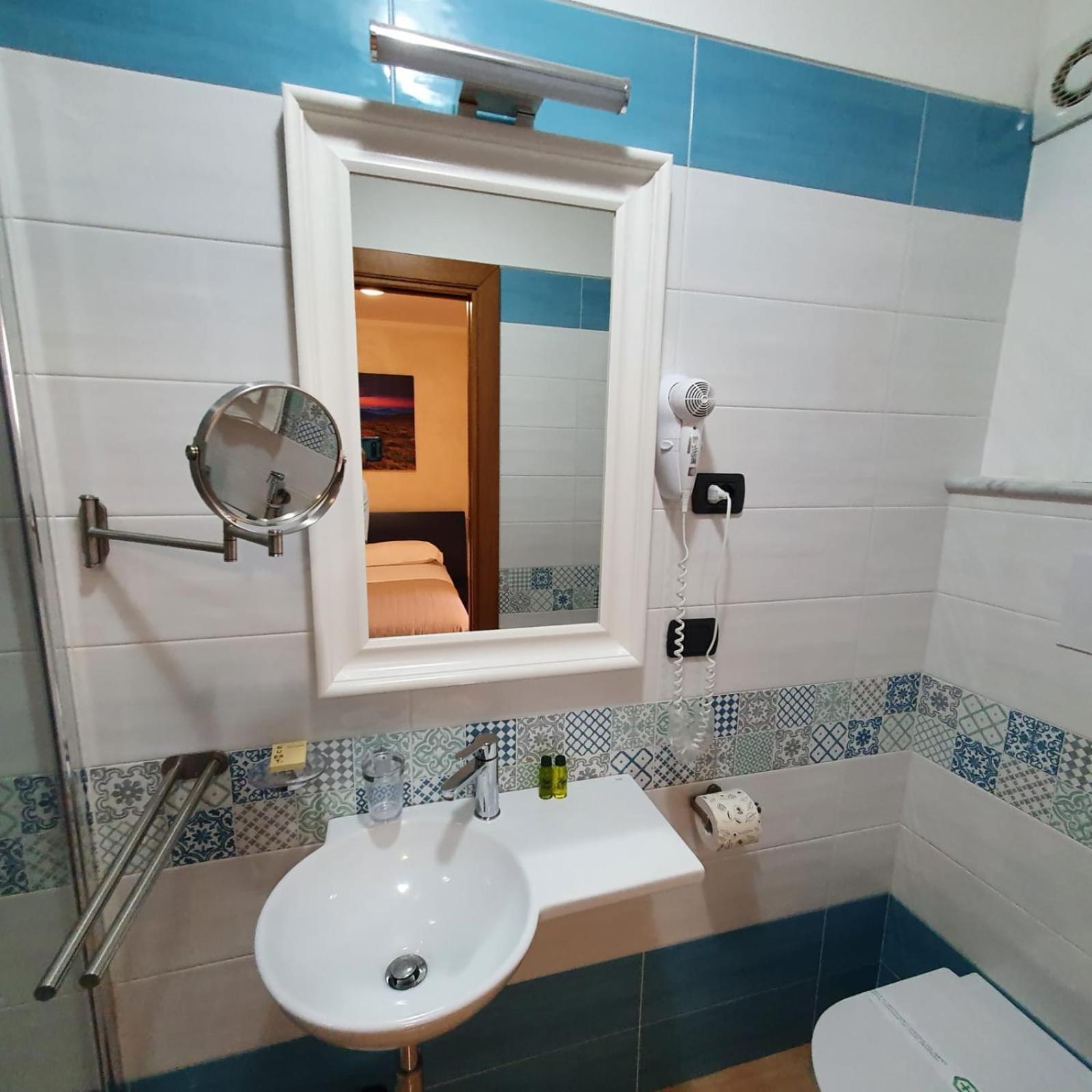 Vittoria Guest House Σαλέρνο Εξωτερικό φωτογραφία